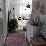 Talo Pienessae Ryttylaen Kylaessae Hausjarvi