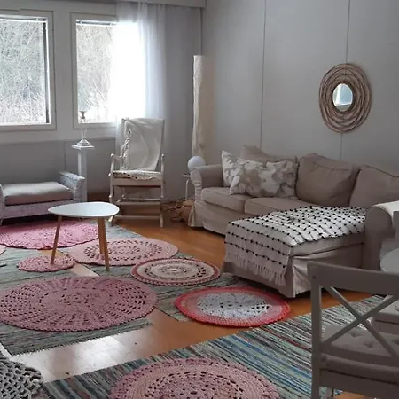 Talo Pienessae Ryttylaen Kylaessae