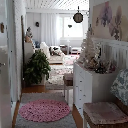 Talo Pienessae Ryttylaen Kylaessae Hausjärvi